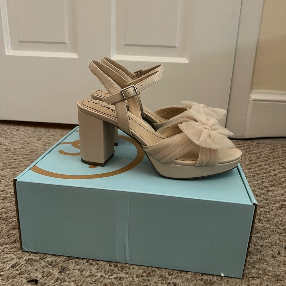 Life Stride Cream Block Heel Sandals